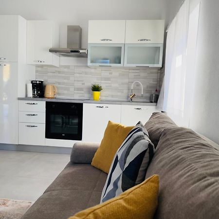 Apartment Erika - For 2 Near The Beach PUY Eksteriør bilde